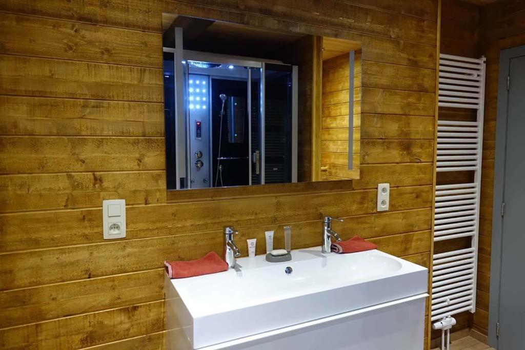 Le Chalet De Hermeton Hastiere-par-dela Exterior photo